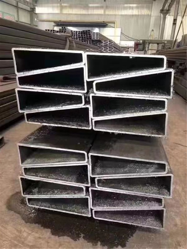 異型管